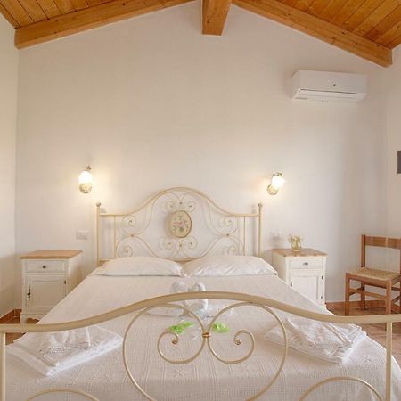 Agriturismo Mieleamaro Villa Olbia Exterior foto