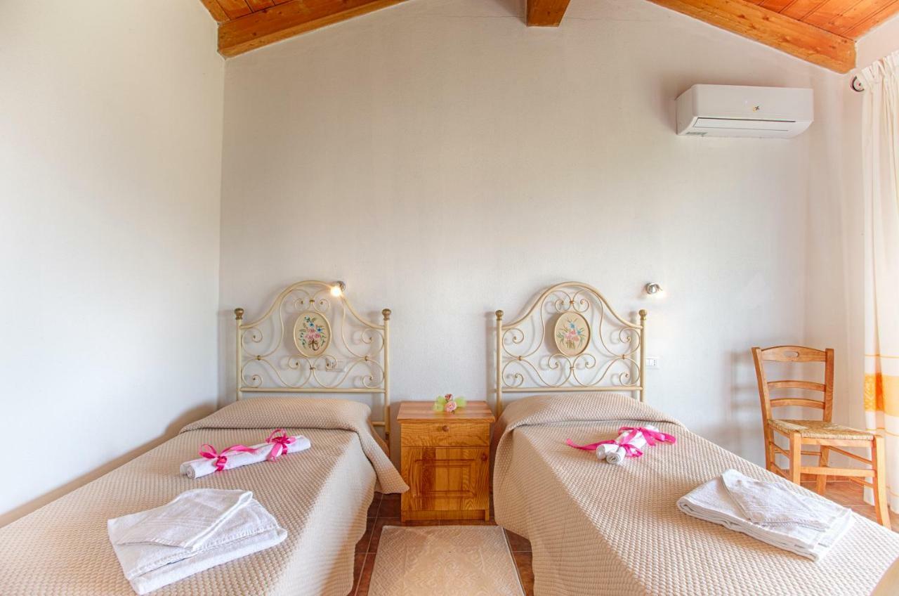 Agriturismo Mieleamaro Villa Olbia Exterior foto